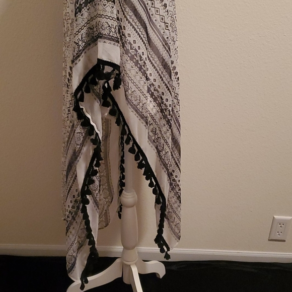 Aztec Print Sheer Black & White Kimono Wrap Cover Up With Tassels OS - Picture 4 of 7